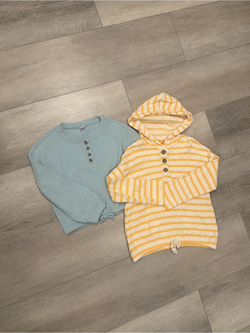 Old Navy Girls Tops Bundle Size 6 Aqua Yellow Hoodie Henley
